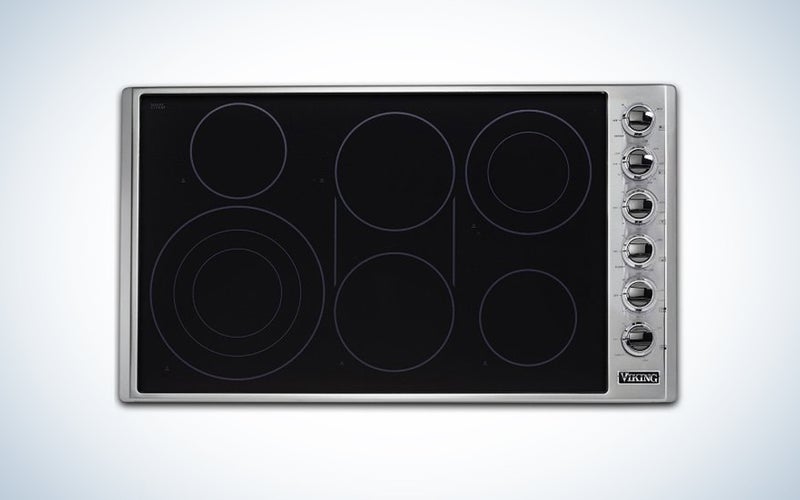 black Viking - Professional 5 Series 36" Electric Cooktop on a gradient background